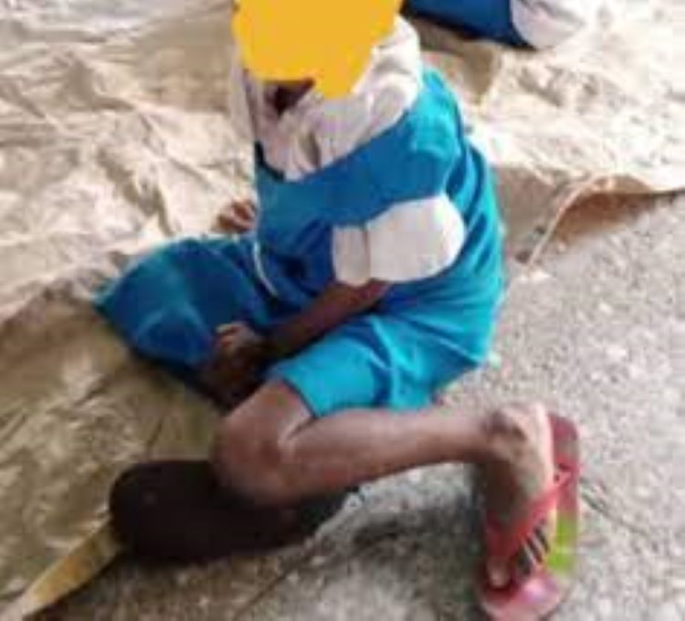 Dilapidated Enugu school children learn sitting on floor, Bagco Bags
